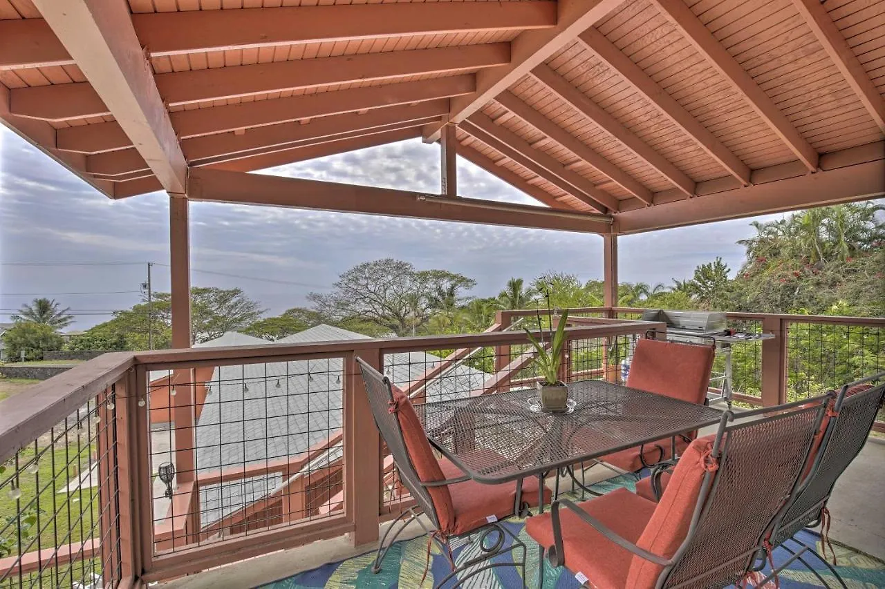 Kailua-Kona Hillside Apt Less Than 3 Miles To Beaches!