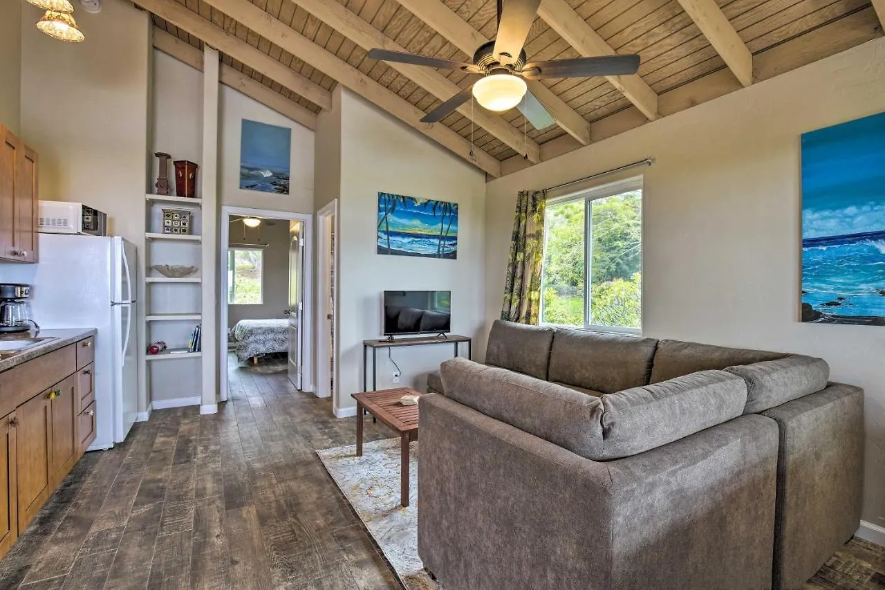 Kailua-Kona Hillside Apt Less Than 3 Miles To Beaches!