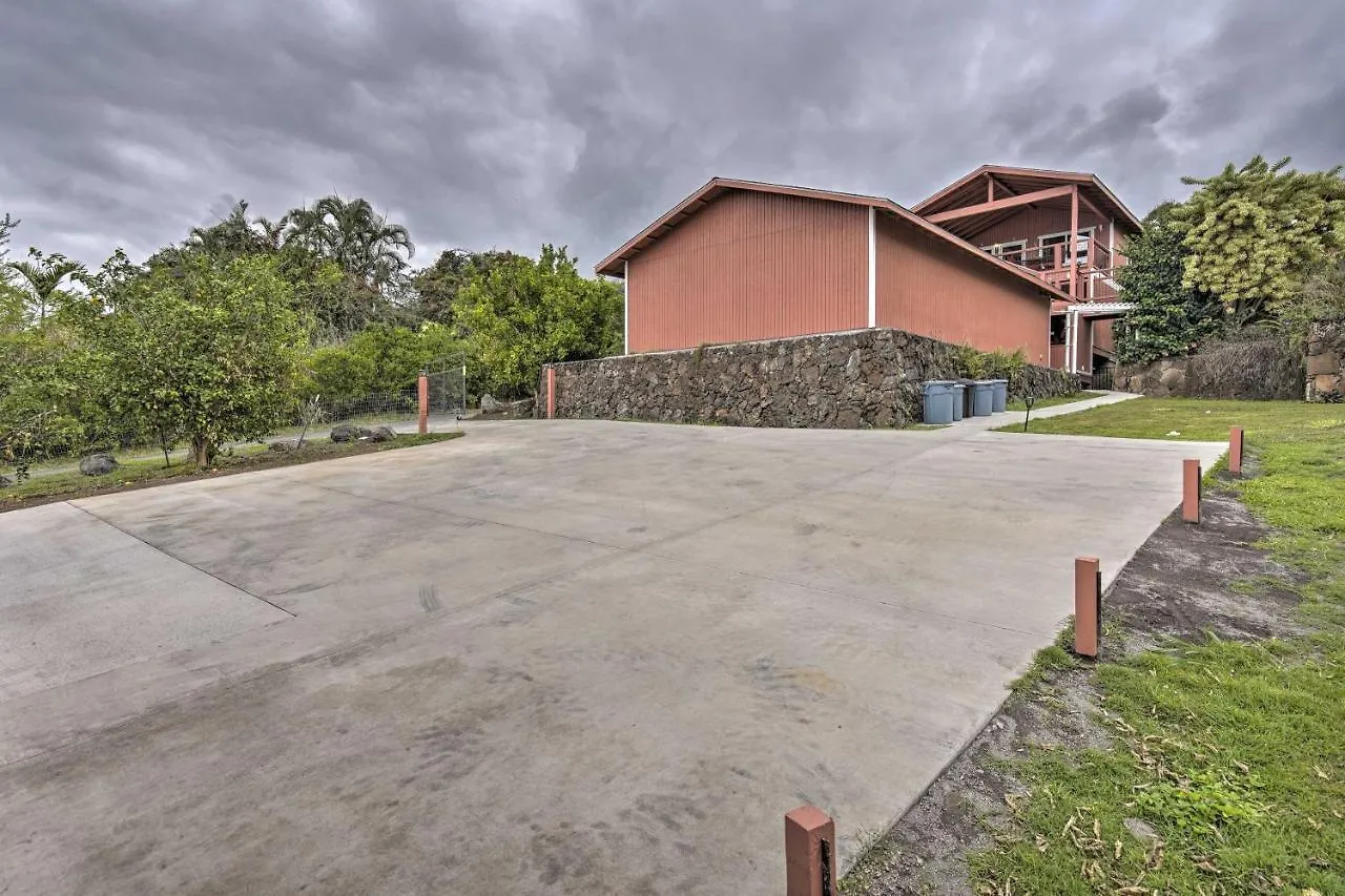 Kailua-Kona Hillside Apt Less Than 3 Miles To Beaches! Apartment
