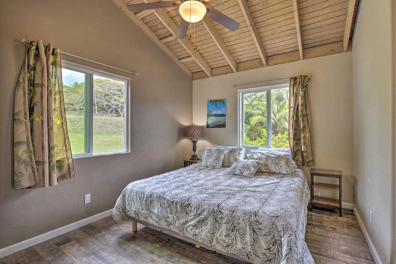 Kailua-Kona Hillside Apt Less Than 3 Miles To Beaches! 0*,  United States